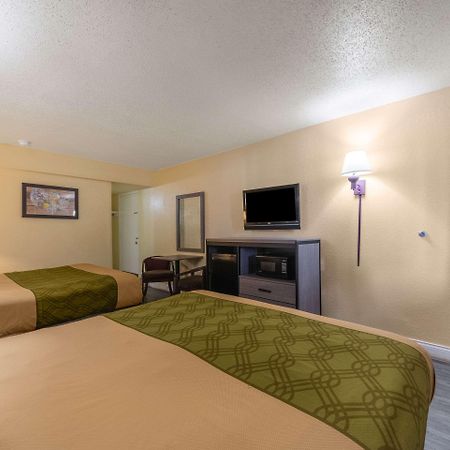 Econo Lodge San Marcos University Area Екстериор снимка