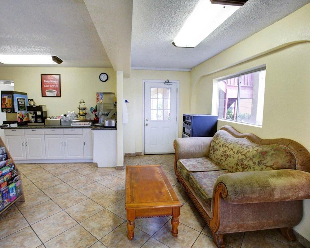 Econo Lodge San Marcos University Area Екстериор снимка