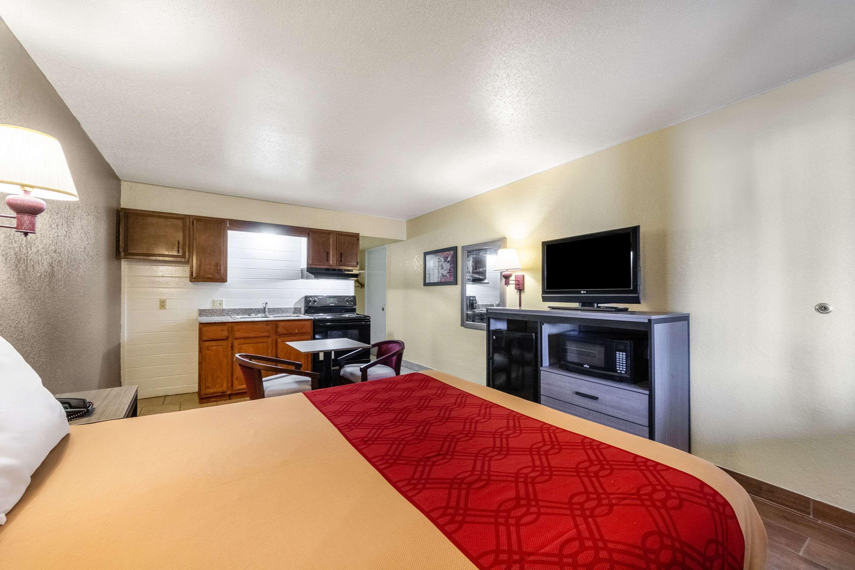 Econo Lodge San Marcos University Area Екстериор снимка