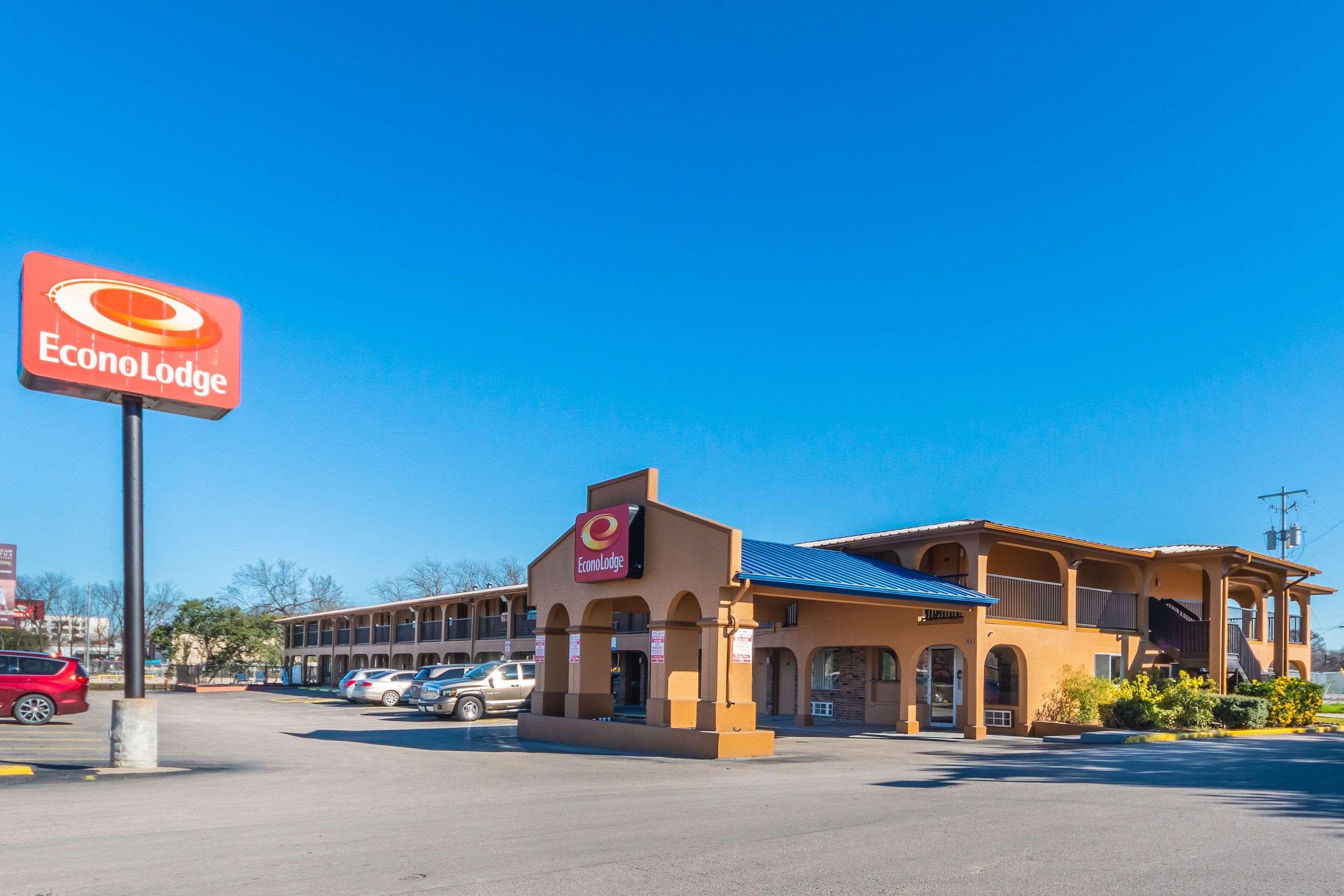 Econo Lodge San Marcos University Area Екстериор снимка