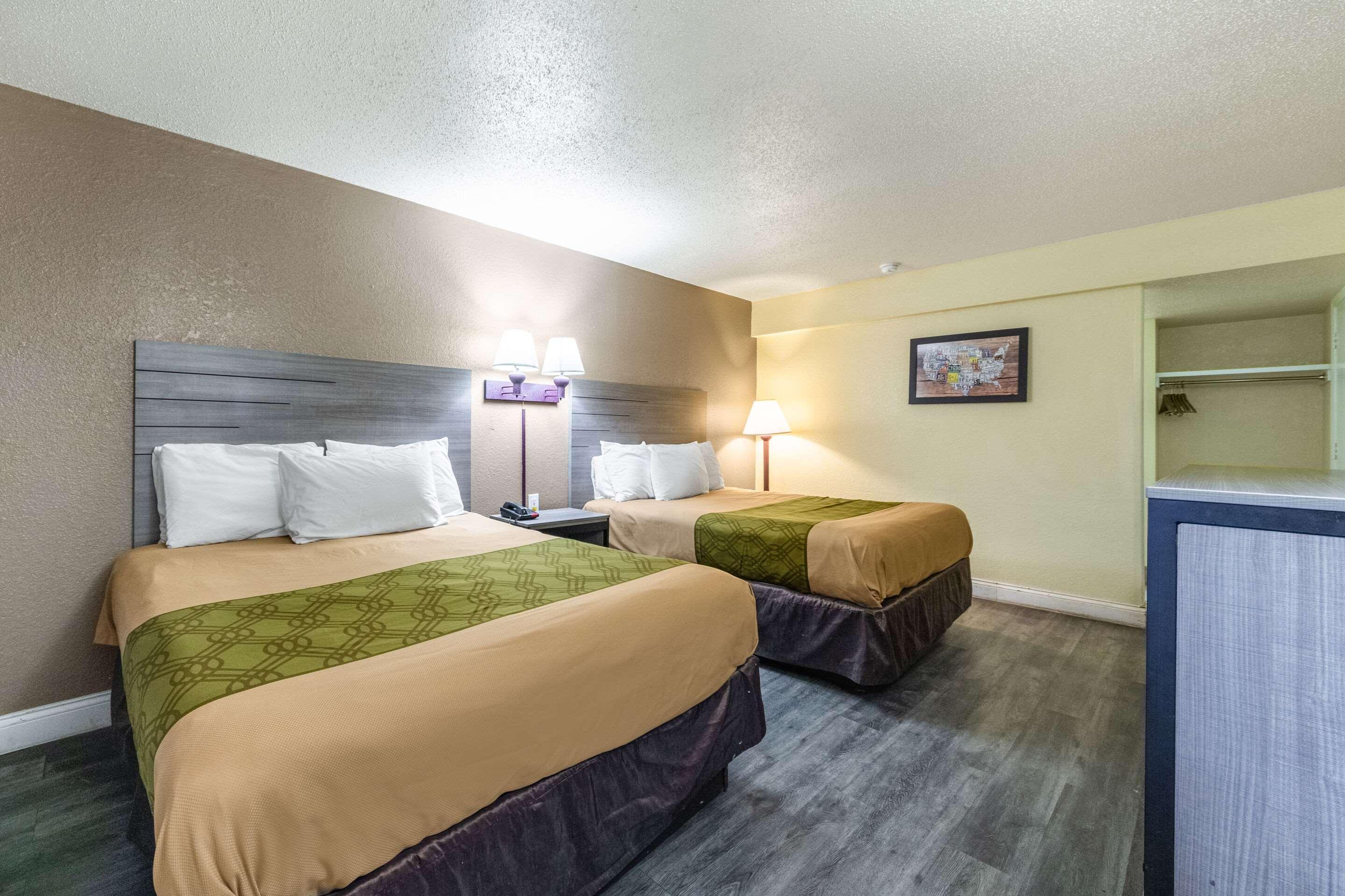 Econo Lodge San Marcos University Area Екстериор снимка