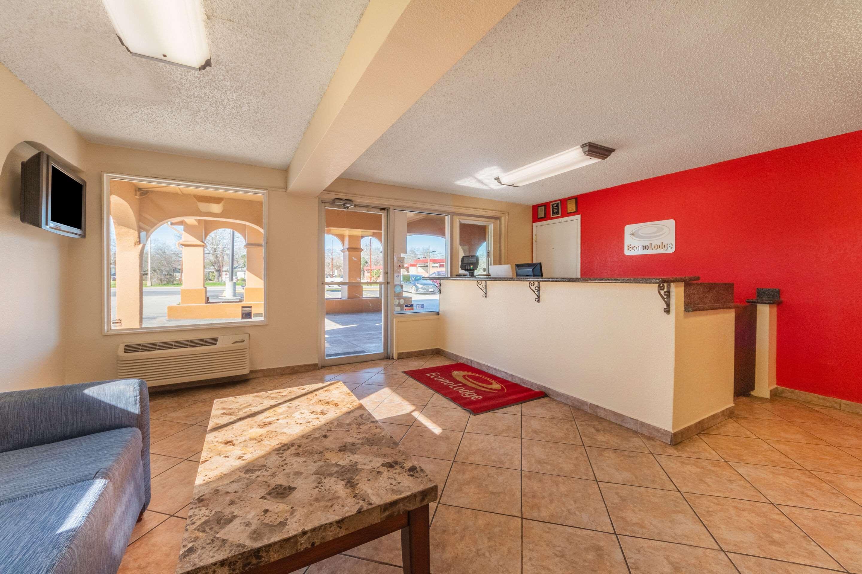 Econo Lodge San Marcos University Area Екстериор снимка