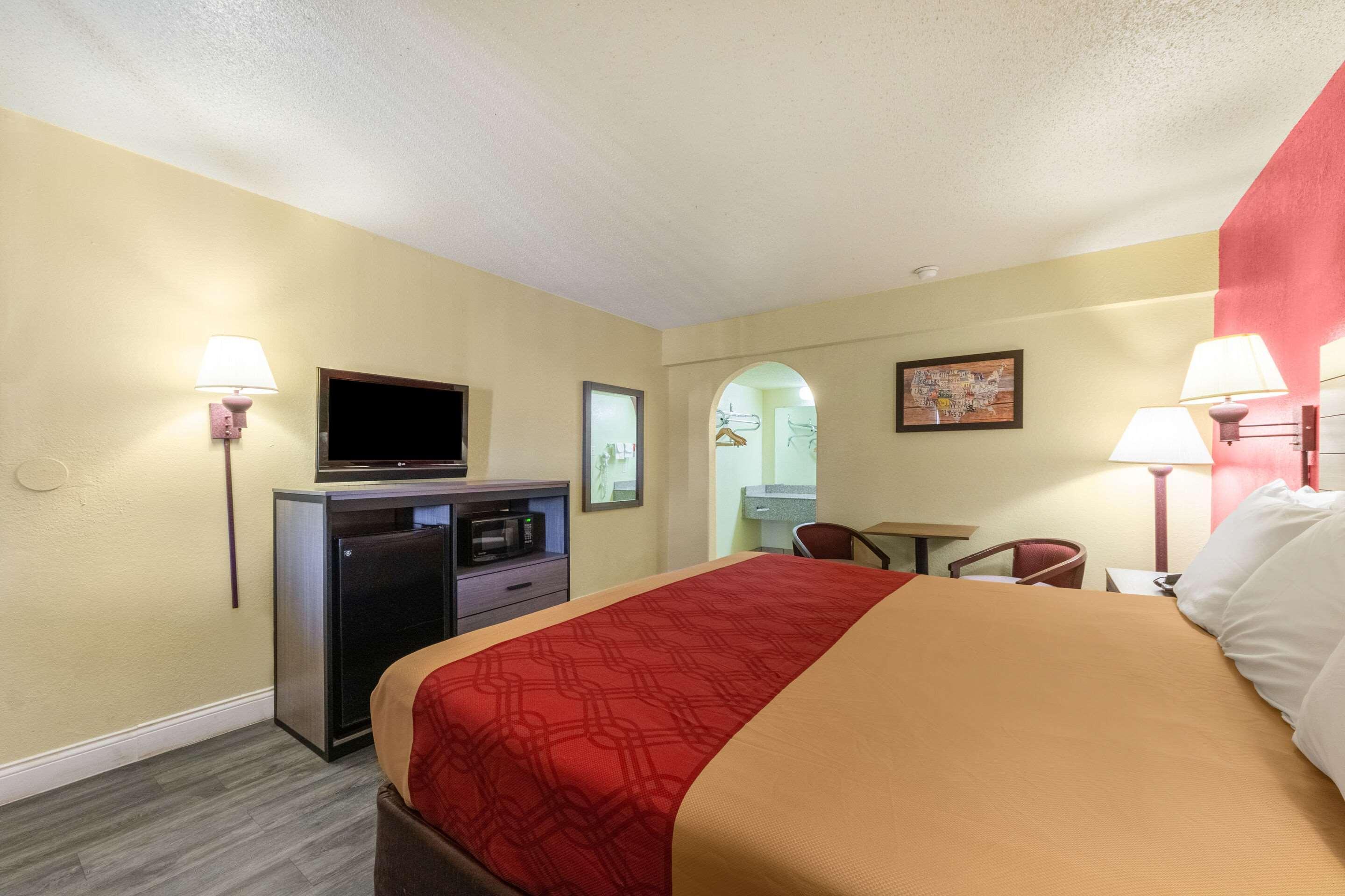 Econo Lodge San Marcos University Area Екстериор снимка
